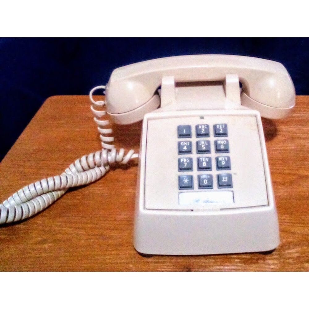 Vintage GTE Touch Tone Phone With Handheld Receiver Table Top Retro